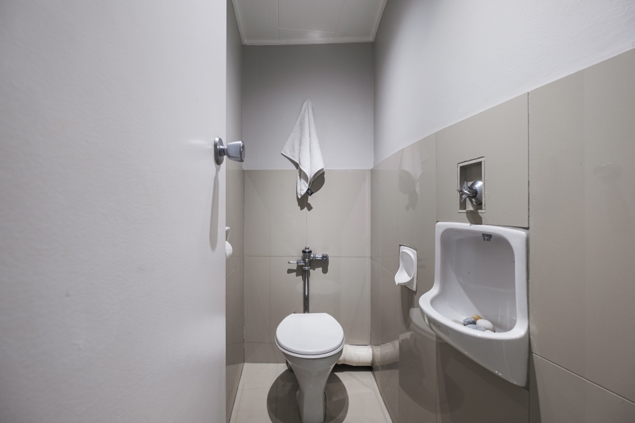 3 Bedroom Property for Sale in Vredehoek Western Cape